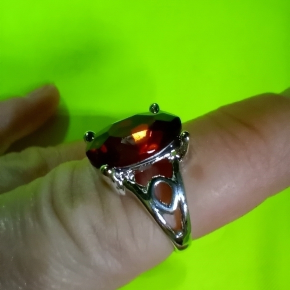 Silvertone amber color Crystal ring size 7.5 - Picture 4 of 4